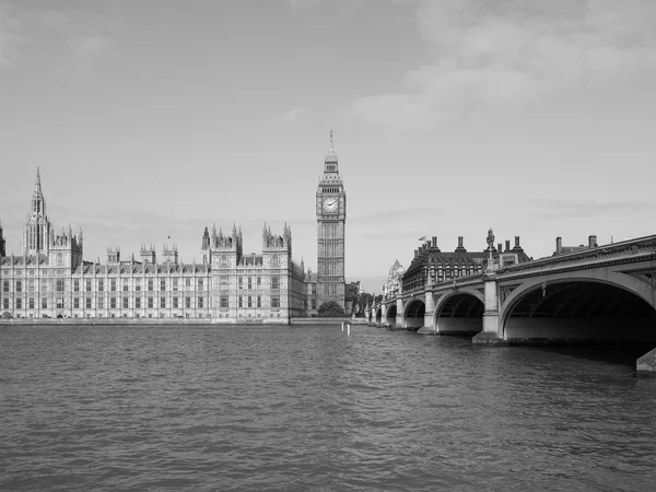 Black and white Houses of Parliament in London — Stock Photo, Image