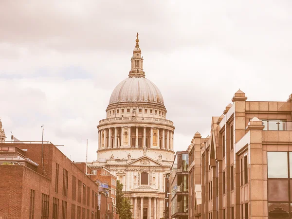 Retro St Paul Cathedral Londra'da arıyorsunuz