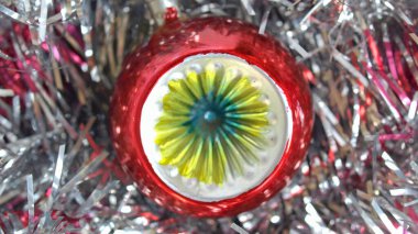 Noel ağacı süslemesi için süs eşyası.