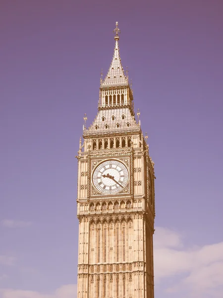 Retro procurando Big Ben em Londres — Fotografia de Stock