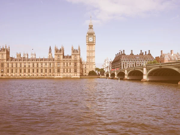 Retro looking Houses of Parliament in London — Stock Photo, Image