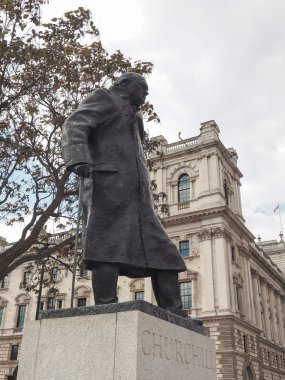 Londra'da Churchill heykeli