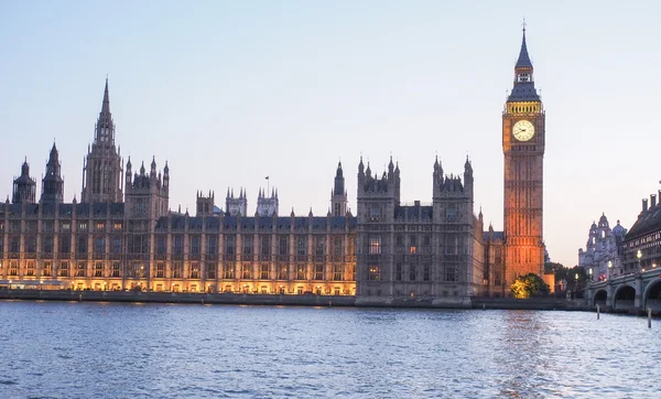 Londra 'daki parlamento binaları — Stok fotoğraf