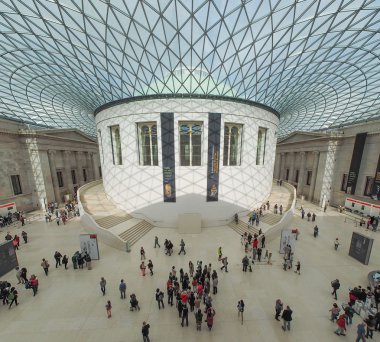 Londra'da British Museum'da büyük mahkeme