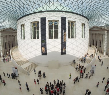 Londra'da British Museum'da büyük mahkeme