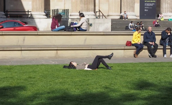 Turistas en el Museo Británico de Londres —  Fotos de Stock