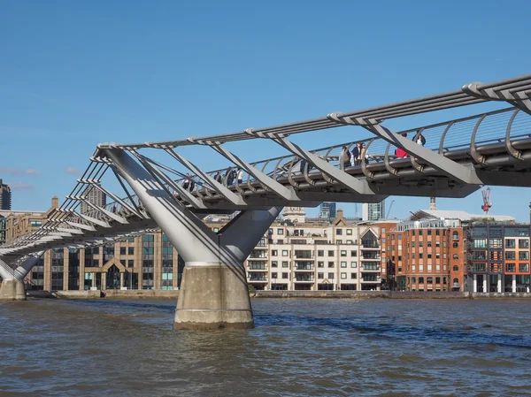 Millennium Bridge w Londynie — Zdjęcie stockowe