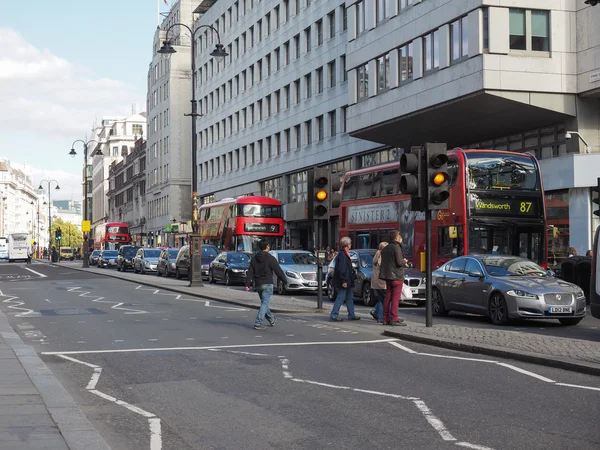 Turister som besöker London — Stockfoto