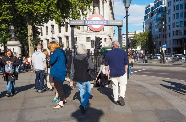 Turistas que visitan Londres — Foto de Stock