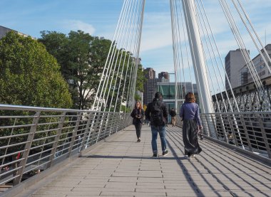 Londra'da Jubilee Köprüsü