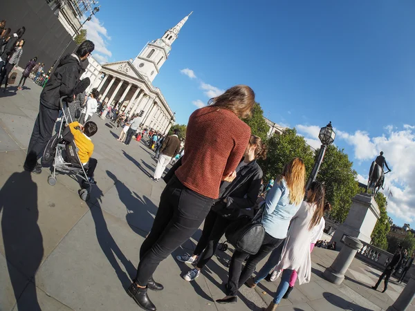 Toeristen een bezoek aan Londen — Stockfoto