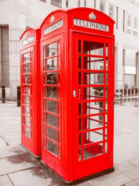 Londra telefon kulübesine bak.