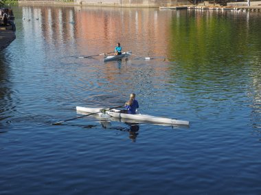 Stratford upon Avon içinde bir canoa ile Kano
