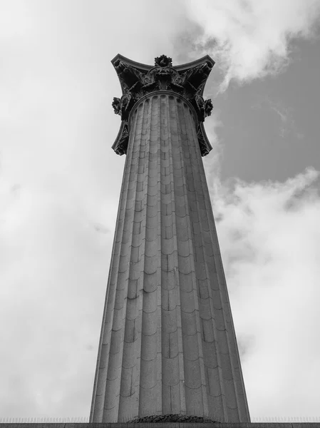 Black and white Nelson Column in London — Stock Photo, Image