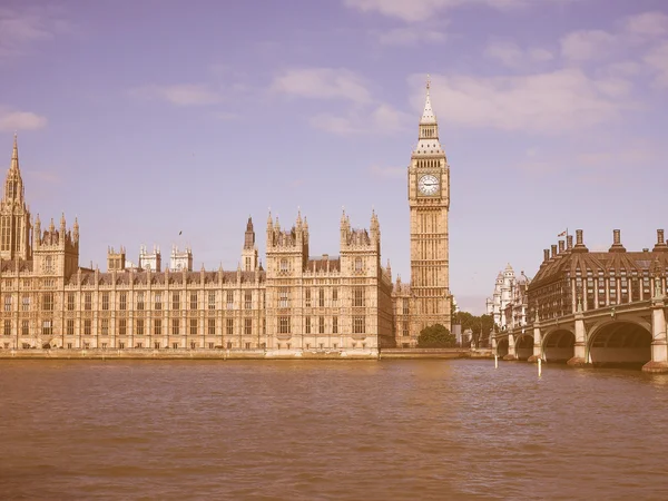 Retro looking Houses of Parliament in London — Stock Photo, Image