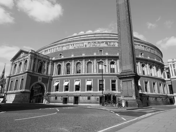 黑色和白色在伦敦的皇家阿尔伯特音乐厅 — 图库照片