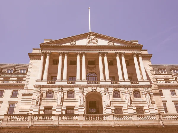 Retro op zoek Bank of England in Londen — Stockfoto