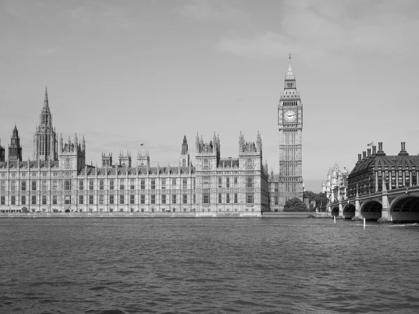 Black and white Houses of Parliament in London — Stock Photo, Image