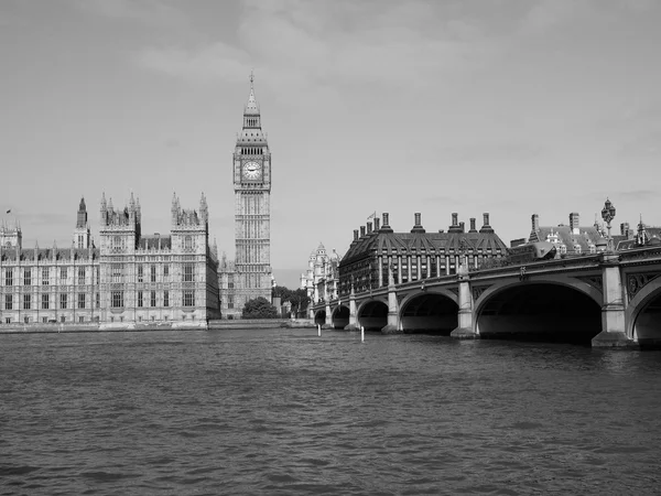 Black and white Houses of Parliament in London — Stock Photo, Image