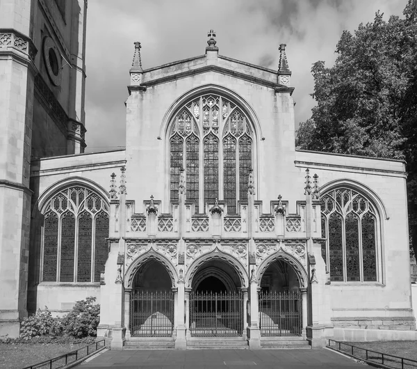 Svart och vitt St Margaret Church i London — Stockfoto