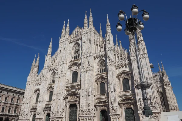 意味ミラノの大聖堂ドゥオーモ — ストック写真