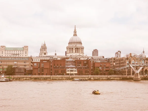 Río Támesis de aspecto retro en Londres —  Fotos de Stock