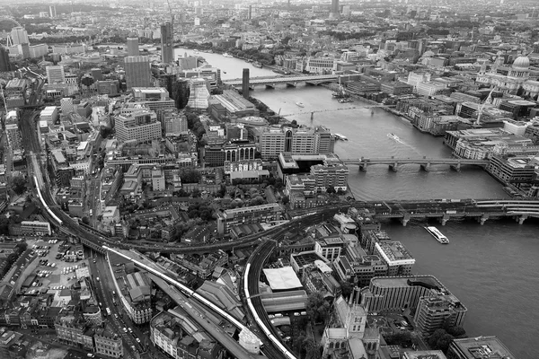 Вид с воздуха на реку Темзу в Л — стоковое фото