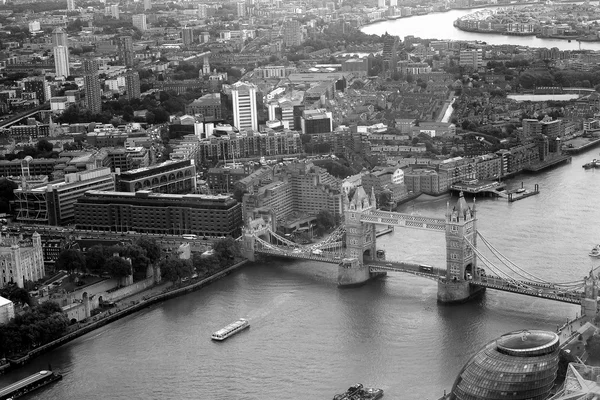 Flygfoto över floden Themsen i L — Stockfoto