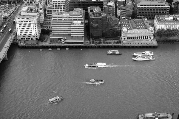 Flygfoto över floden Themsen i london — Stockfoto