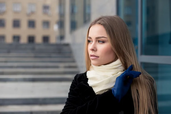 Mooie jonge vrouw met een sexy look — Stockfoto