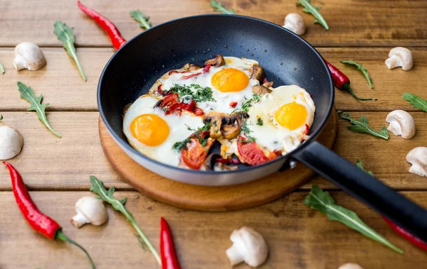 Kahvaltıda sahanda yumurta