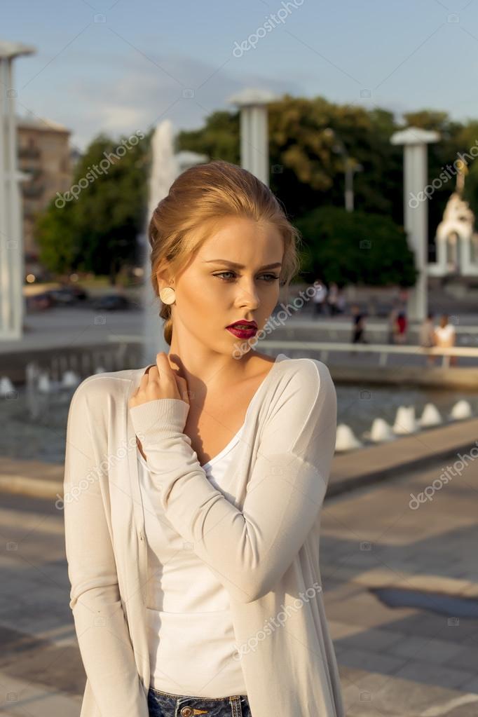 Blonde frauen mit langen haaren