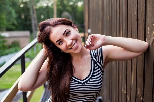 Summer portrait of young woman — Stock Photo, Image