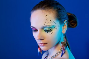 yaratıcı makyaj güzel kız