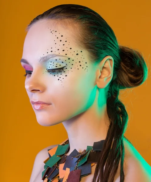 Retrato de moda de mulher de luxo com jóias . — Fotografia de Stock