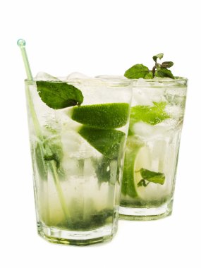 Mojito Gözlükte kokteyl