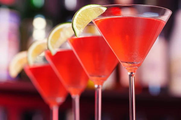 Cosmopolitan kokteyl gözlük