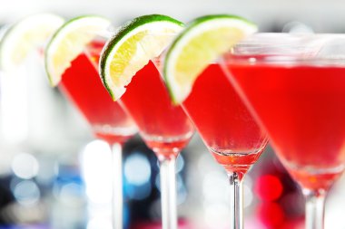 Kokteyller koleksiyonu - Cosmopolitan