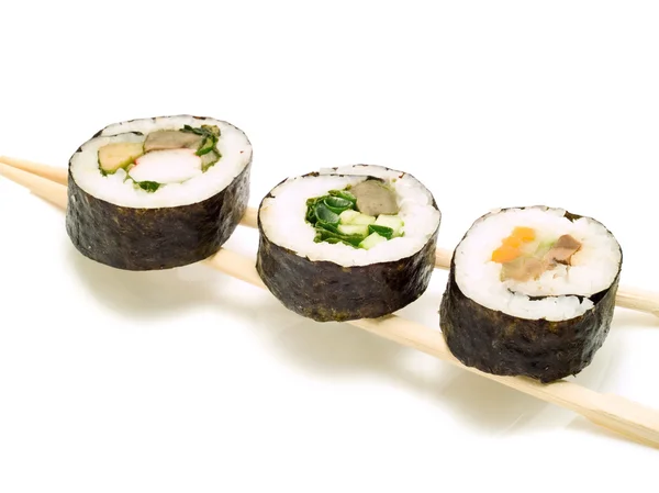 Sushi gulung dengan tongkat — Stok Foto