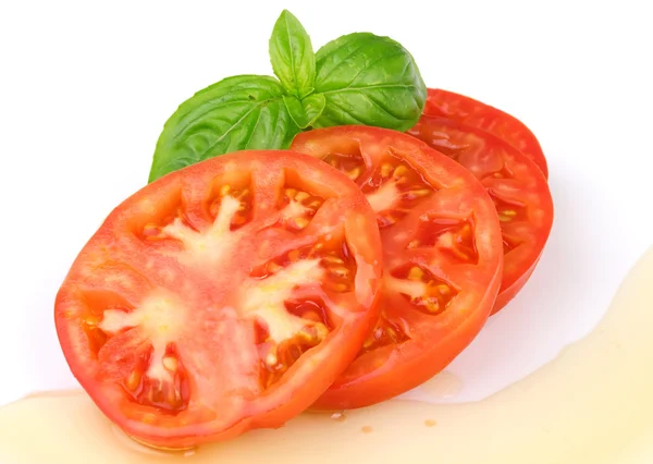 Tomatensalade met basilicum — Stockfoto