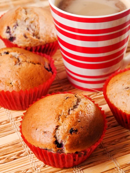 Berry muffin dengan kopi — Stok Foto