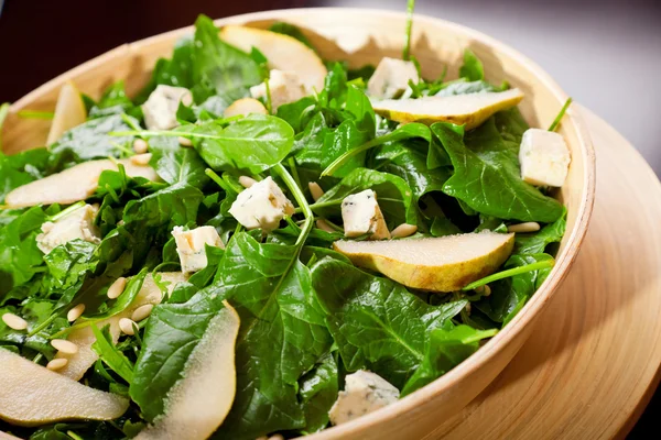 Fresh spinach salad — Stock Photo, Image