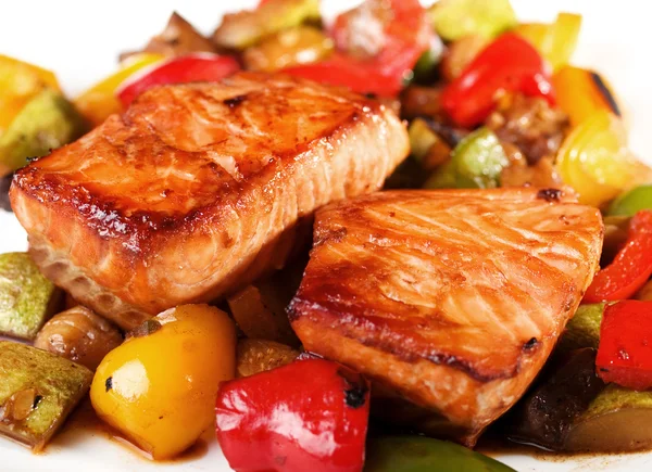 Salmon Teriyaki over vegetables — Stock Photo, Image