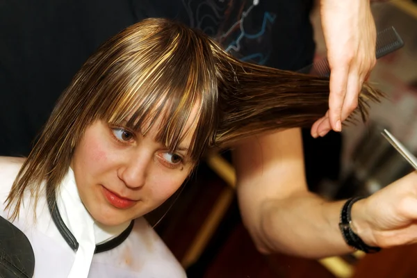 Mujer en el estudio de pelo —  Fotos de Stock