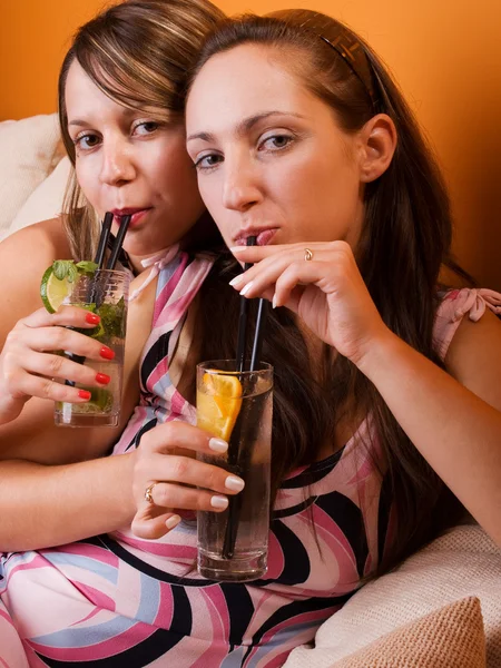 Young Girls with cocktails — Stock Photo, Image