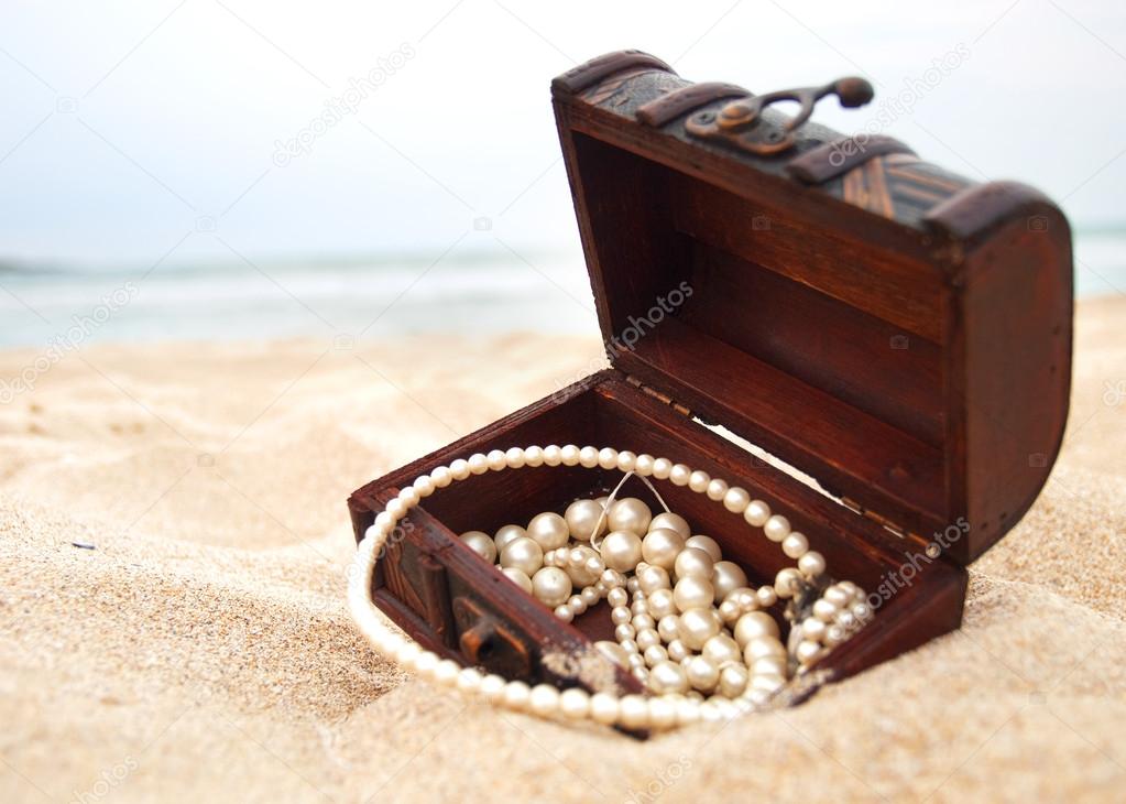 Vintage treasure chest with pearls