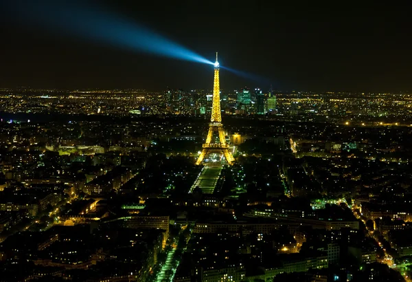 Eiffeltoren 's nachts — Stockfoto