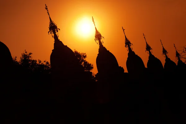 Kuthodaw Pagoda, Mianmar Fotografias De Stock Royalty-Free