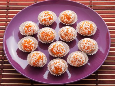 Ev yapımı havuç şeker