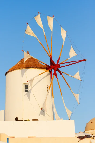 Mulino a vento a Oia, Santorini — Foto Stock